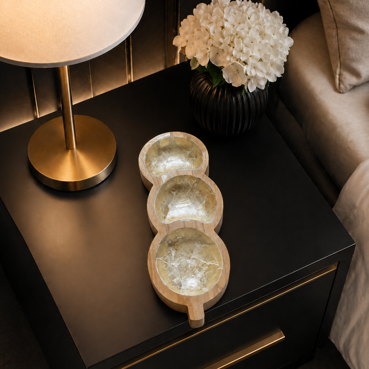 Aurea Trine Valet - Mother-of-Pearl Tray